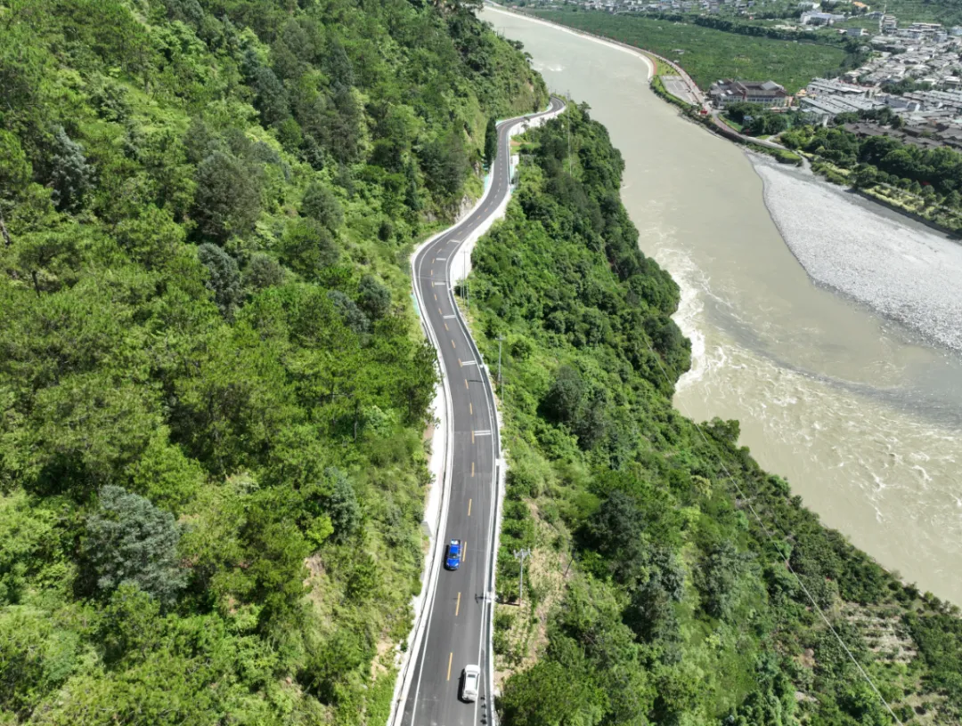 中国交通报：地震带上筑通途                                                                                                                                                                                                                        